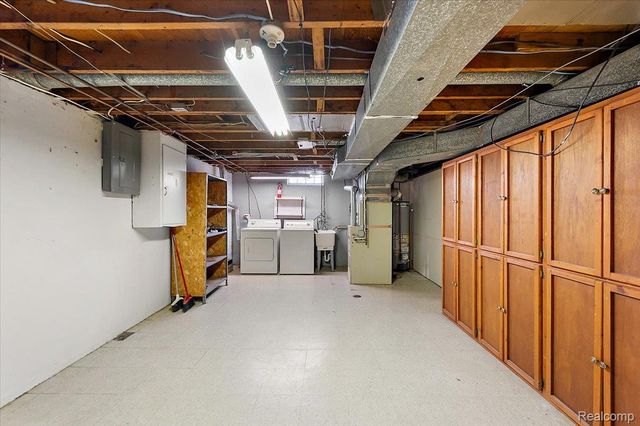 1687 Fontaine Avenue, Madison Heights, MI 48071