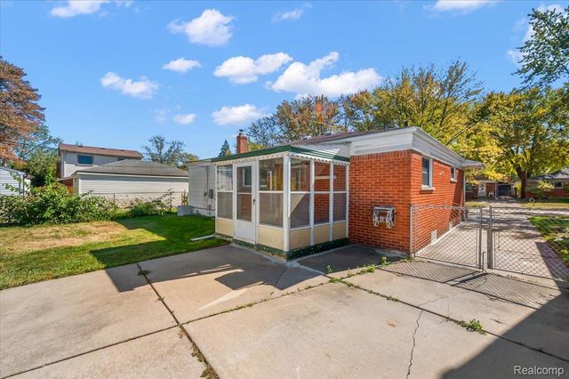 1687 Fontaine Avenue, Madison Heights, MI 48071