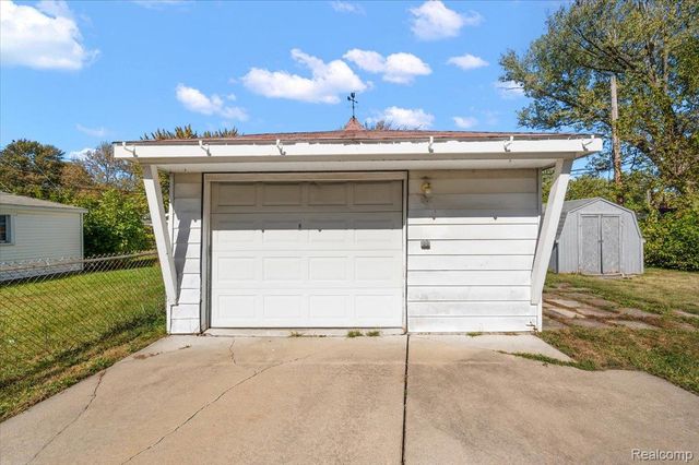 1687 Fontaine Avenue, Madison Heights, MI 48071