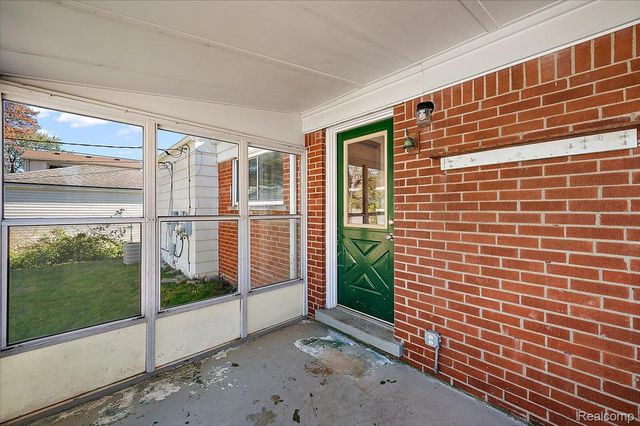 1687 Fontaine Avenue, Madison Heights, MI 48071