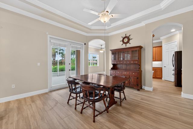 512 SW Lake Manatee Way, Port St Lucie, FL 34986