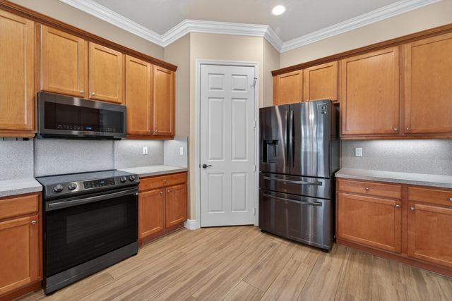 512 SW Lake Manatee Way, Port St Lucie, FL 34986