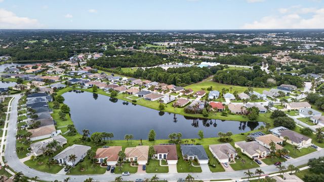 512 SW Lake Manatee Way, Port St Lucie, FL 34986