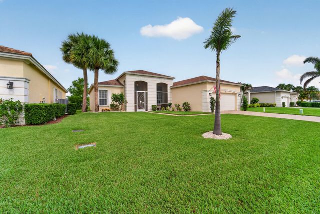 512 SW Lake Manatee Way, Port St Lucie, FL 34986
