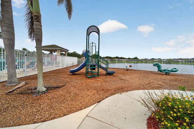 512 SW Lake Manatee Way, Port St Lucie, FL 34986
