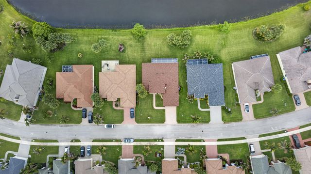 512 SW Lake Manatee Way, Port St Lucie, FL 34986