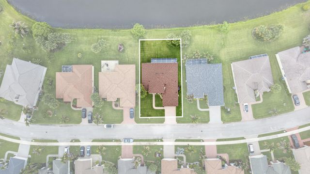512 SW Lake Manatee Way, Port St Lucie, FL 34986
