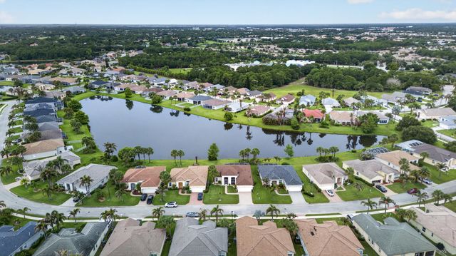 512 SW Lake Manatee Way, Port St Lucie, FL 34986