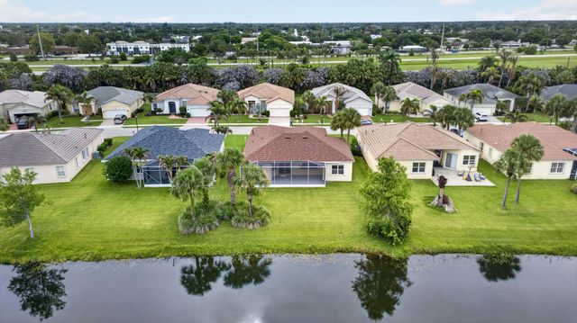 512 SW Lake Manatee Way, Port St Lucie, FL 34986