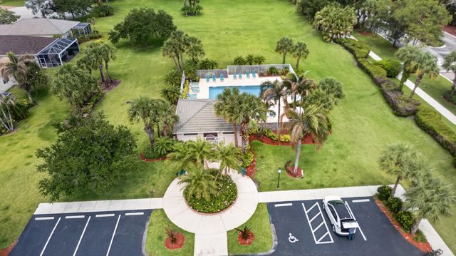 512 SW Lake Manatee Way, Port St Lucie, FL 34986