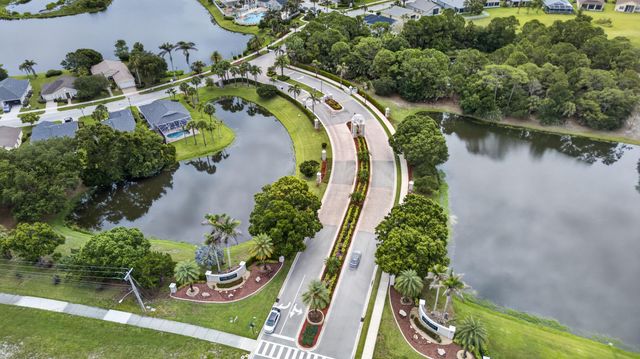 512 SW Lake Manatee Way, Port St Lucie, FL 34986