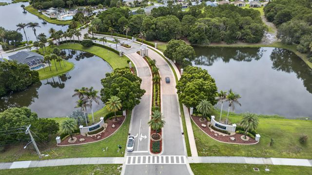512 SW Lake Manatee Way, Port St Lucie, FL 34986
