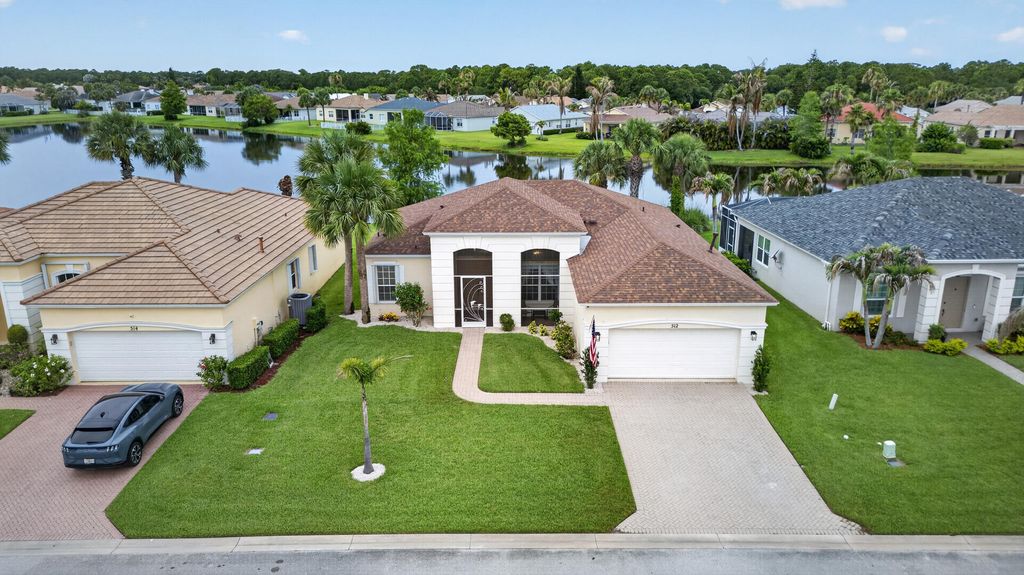 512 SW Lake Manatee Way, Port St Lucie, FL 34986
