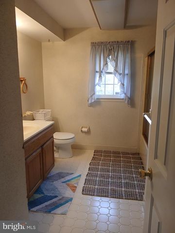 36 EVERGREEN AVE, Broomall, PA 19008