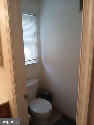 36 EVERGREEN AVE, Broomall, PA 19008