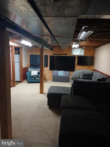 36 EVERGREEN AVE, Broomall, PA 19008