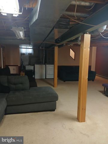 36 EVERGREEN AVE, Broomall, PA 19008