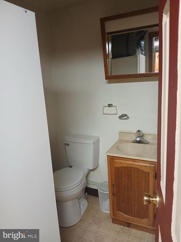 36 EVERGREEN AVE, Broomall, PA 19008