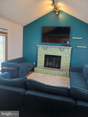 36 EVERGREEN AVE, Broomall, PA 19008