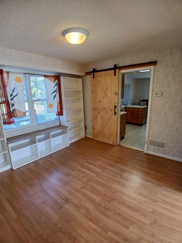36 EVERGREEN AVE, Broomall, PA 19008