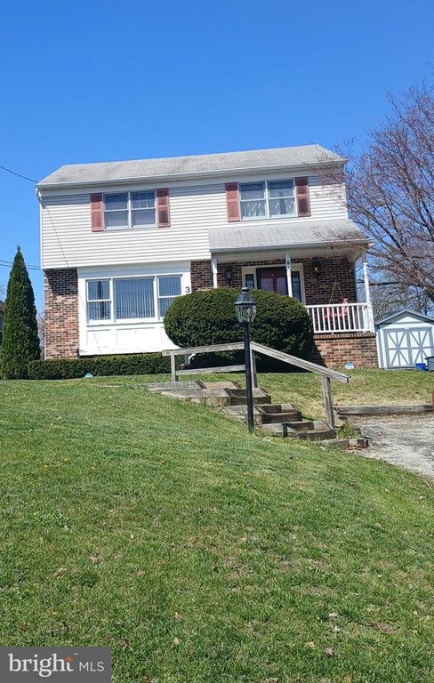 36 EVERGREEN AVE, Broomall, PA 19008