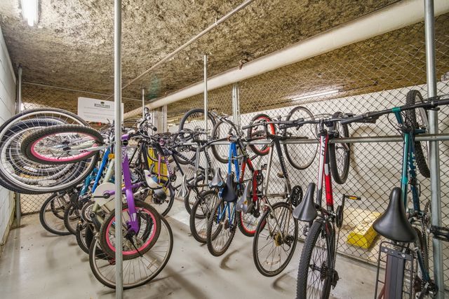 1800 Huntington Boulevard 208, Hoffman Estates, IL 60169