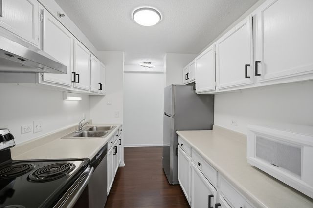 1800 Huntington Boulevard 208, Hoffman Estates, IL 60169