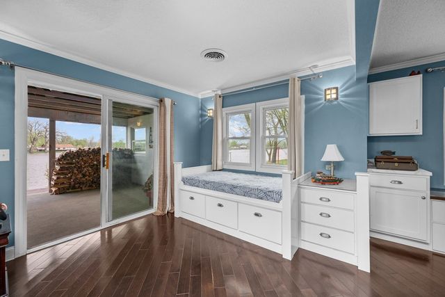 3213 S Shore Drive, Moline, IL 61265