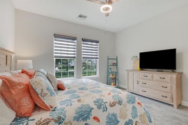 3221 Quilcene LN, Naples, FL 34114