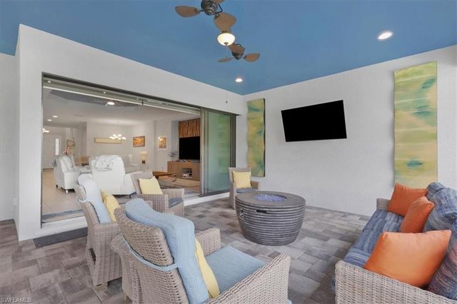 3221 Quilcene LN, Naples, FL 34114