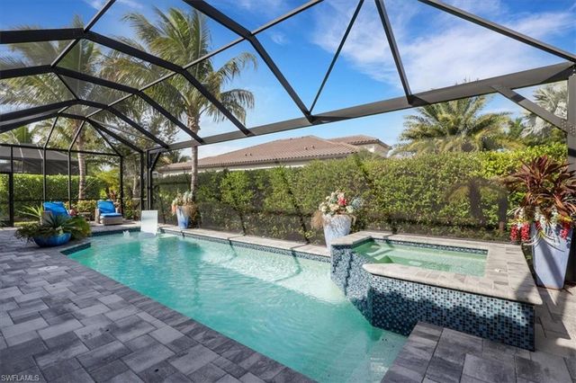 3221 Quilcene LN, Naples, FL 34114