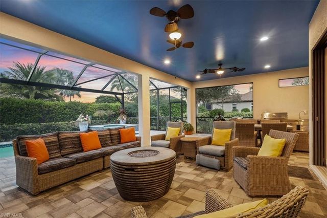 3221 Quilcene LN, Naples, FL 34114