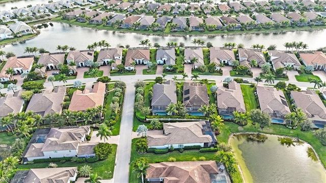 3221 Quilcene LN, Naples, FL 34114