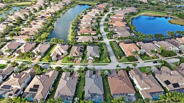 3221 Quilcene LN, Naples, FL 34114