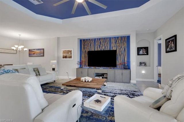 3221 Quilcene LN, Naples, FL 34114