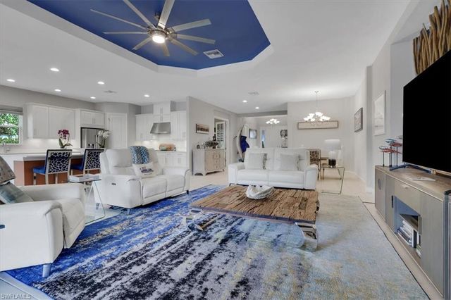 3221 Quilcene LN, Naples, FL 34114