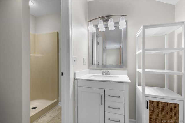 372 Old Rock Road 372, Branford, CT 06405