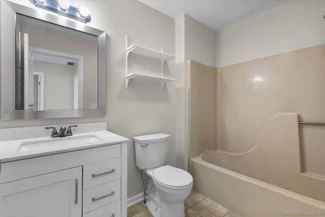 372 Old Rock Road 372, Branford, CT 06405