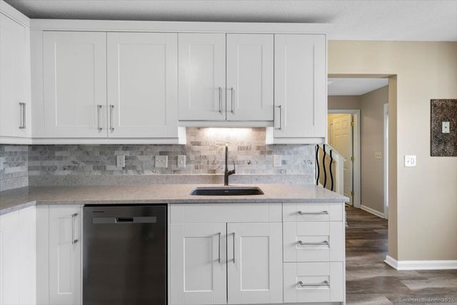 372 Old Rock Road 372, Branford, CT 06405