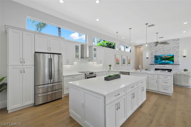 109 Greenfield CT, Naples, FL 34110