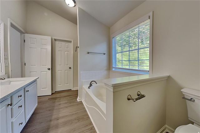 863 Langley View Court, Loganville, GA 30052