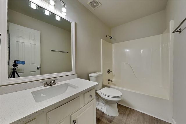 863 Langley View Court, Loganville, GA 30052