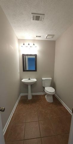 984 POINTERS Way, Lawrenceville, GA 30043