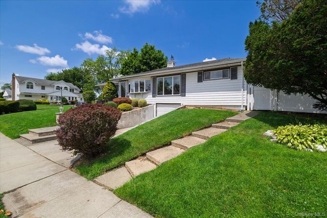 3695 Waverly Avenue, Seaford, NY 11783