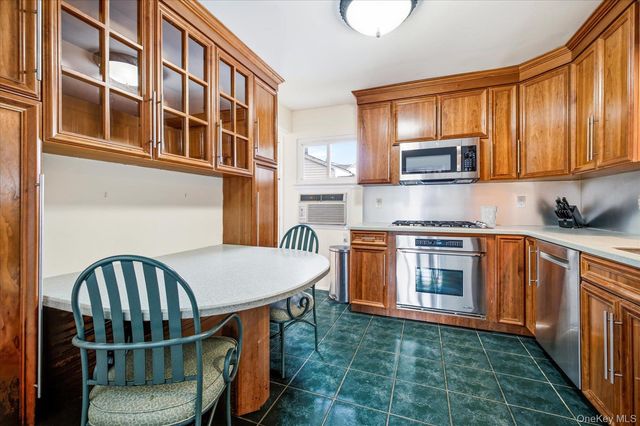 3695 Waverly Avenue, Seaford, NY 11783