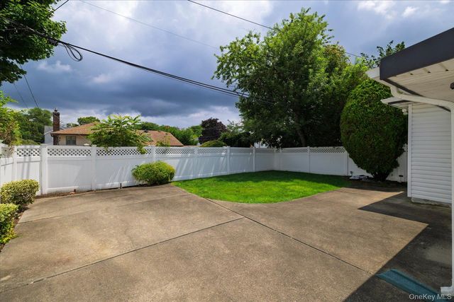 3695 Waverly Avenue, Seaford, NY 11783