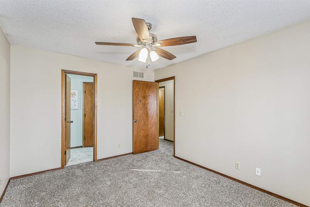 7401 E Brookview Cir, Wichita, KS 67226