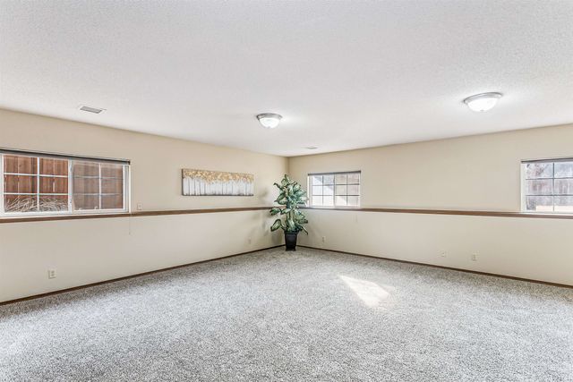 7401 E Brookview Cir, Wichita, KS 67226