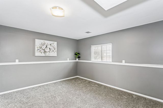 7401 E Brookview Cir, Wichita, KS 67226