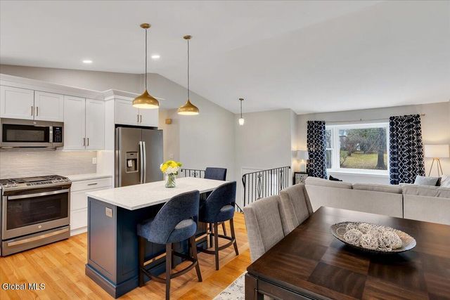 51 Par Circle, Albany, NY 12208